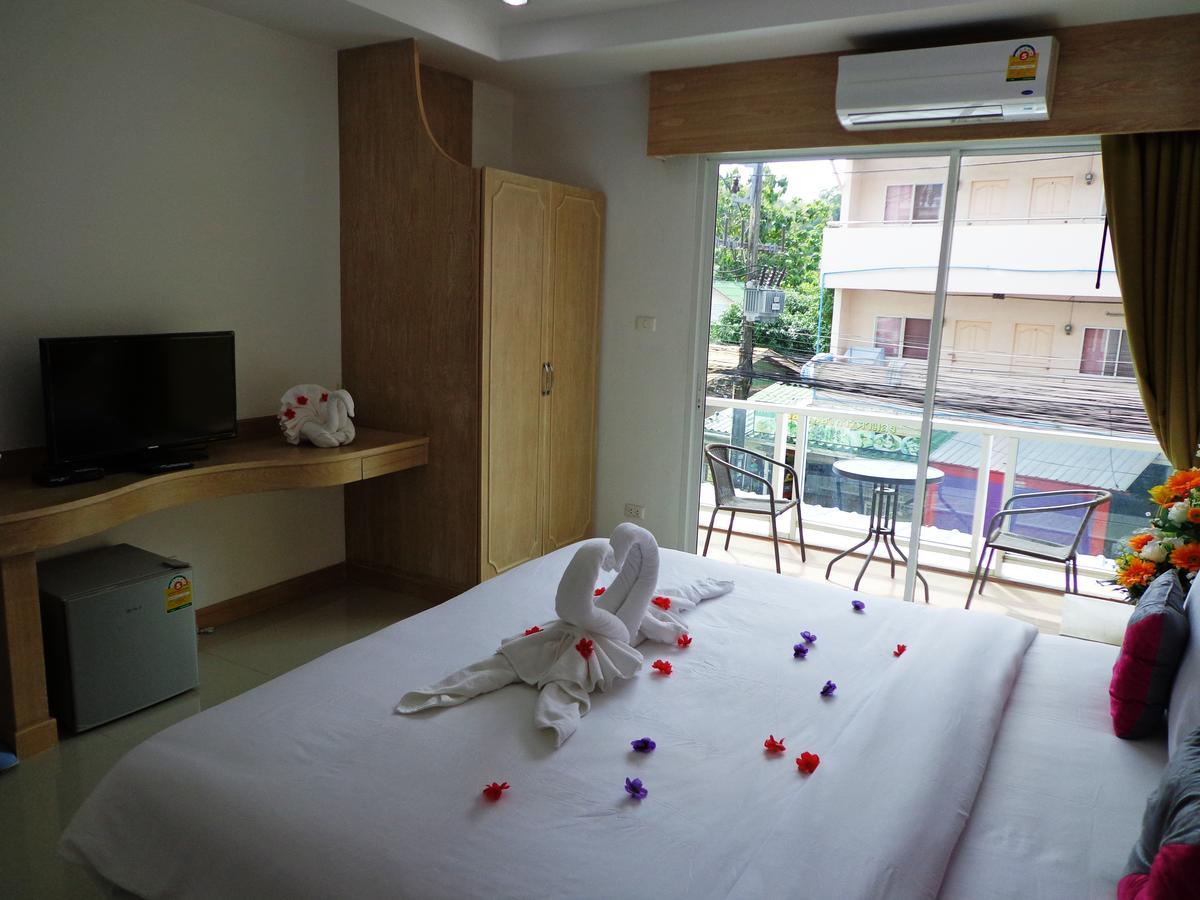 Red Sapphire Hotel Patong Экстерьер фото